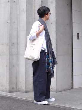 「刺繍」｜「アイテム（チノパンツ）」を使った、tomo-sanさん（レディース・159cm）の夏コーディネート