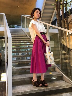 「RODE SKO（ロデスコ）のアイテム（トートバッグ、イエロー系）」を使った、hanamiさん（レディース・157cm）の春コーディネート