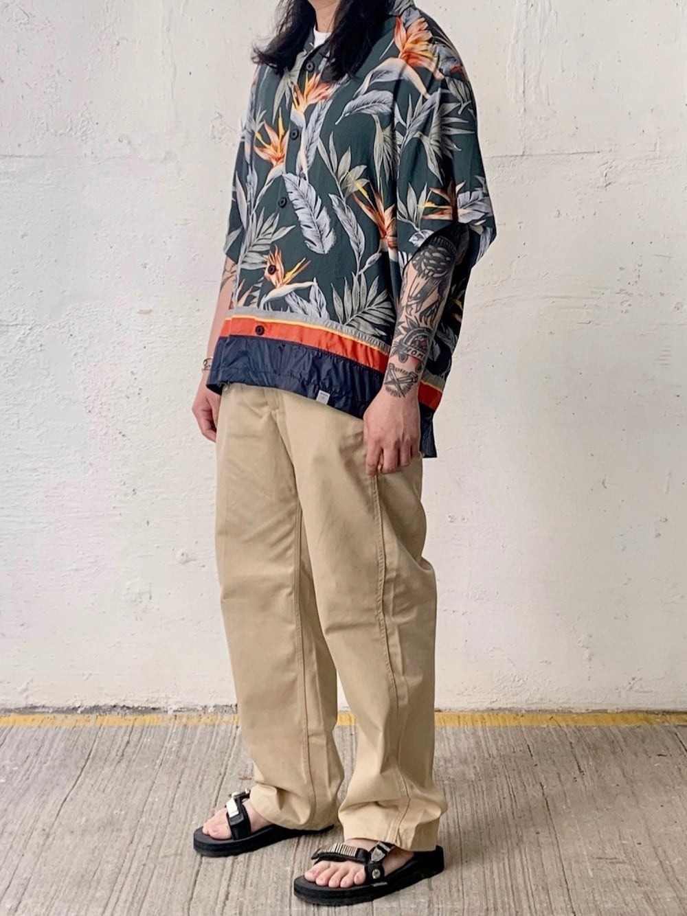 「夏、ootd、夏コーデ、今日の服、今日のコーデ、kolor、kolor / BEACON、EYTYS、TOGA、これが私をアゲる服」｜「EYTYSのアイテム（チノパンツ、ベージュ系）」を使った、avlsn5さん（メンズ・180cm）の春コーディネートの1枚目の写真