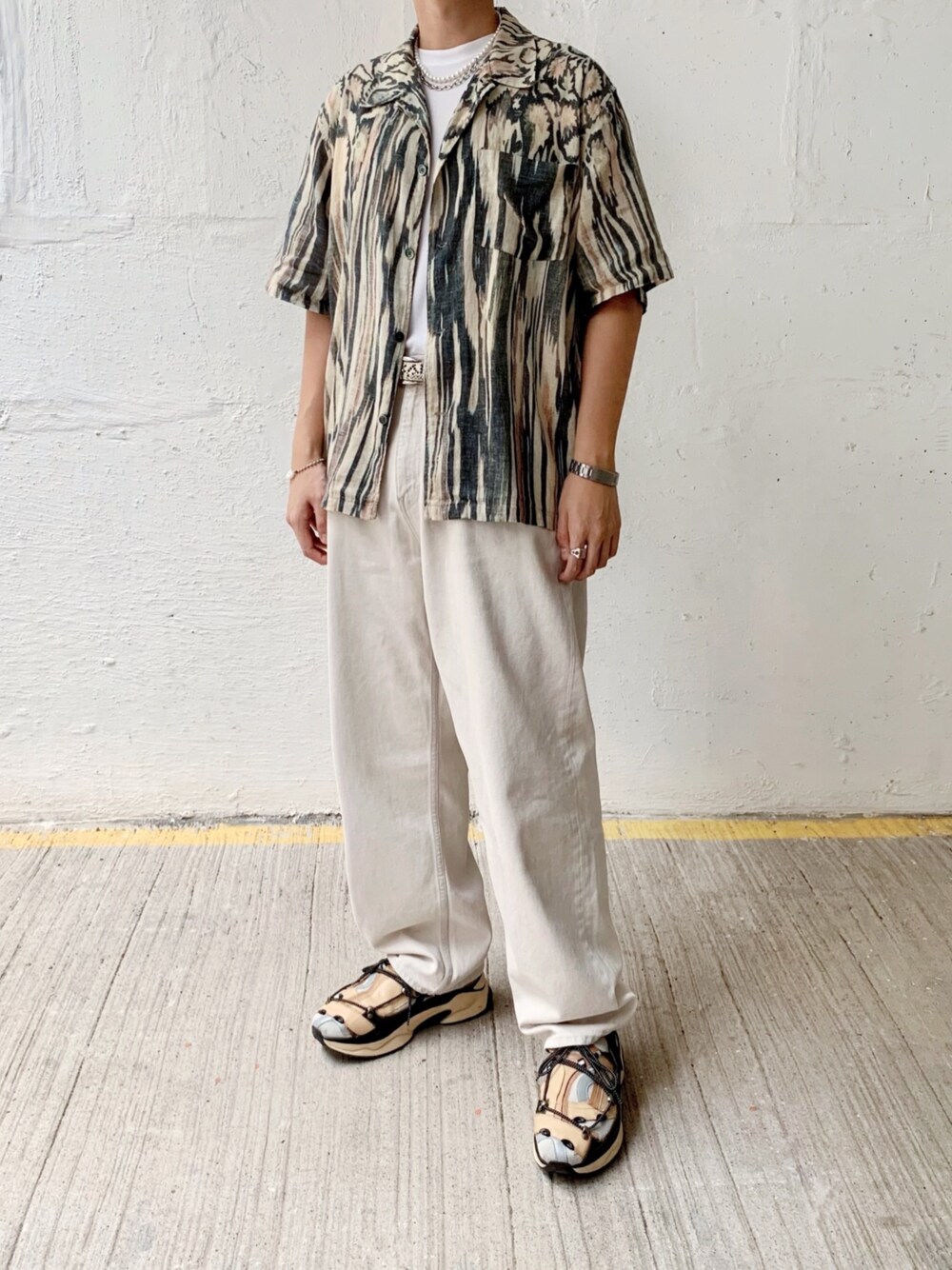 「リラックススタイル、プチプラ、プチプラコーデ、夏、夏コーデ、今日のコーデ、今日の服、ootd、our legacy、anderssonbell」｜「COSのアイテム（デニムパンツ、ホワイト系）」を使った、avlsn5さん（メンズ・180cm）の夏コーディネートの1枚目の写真
