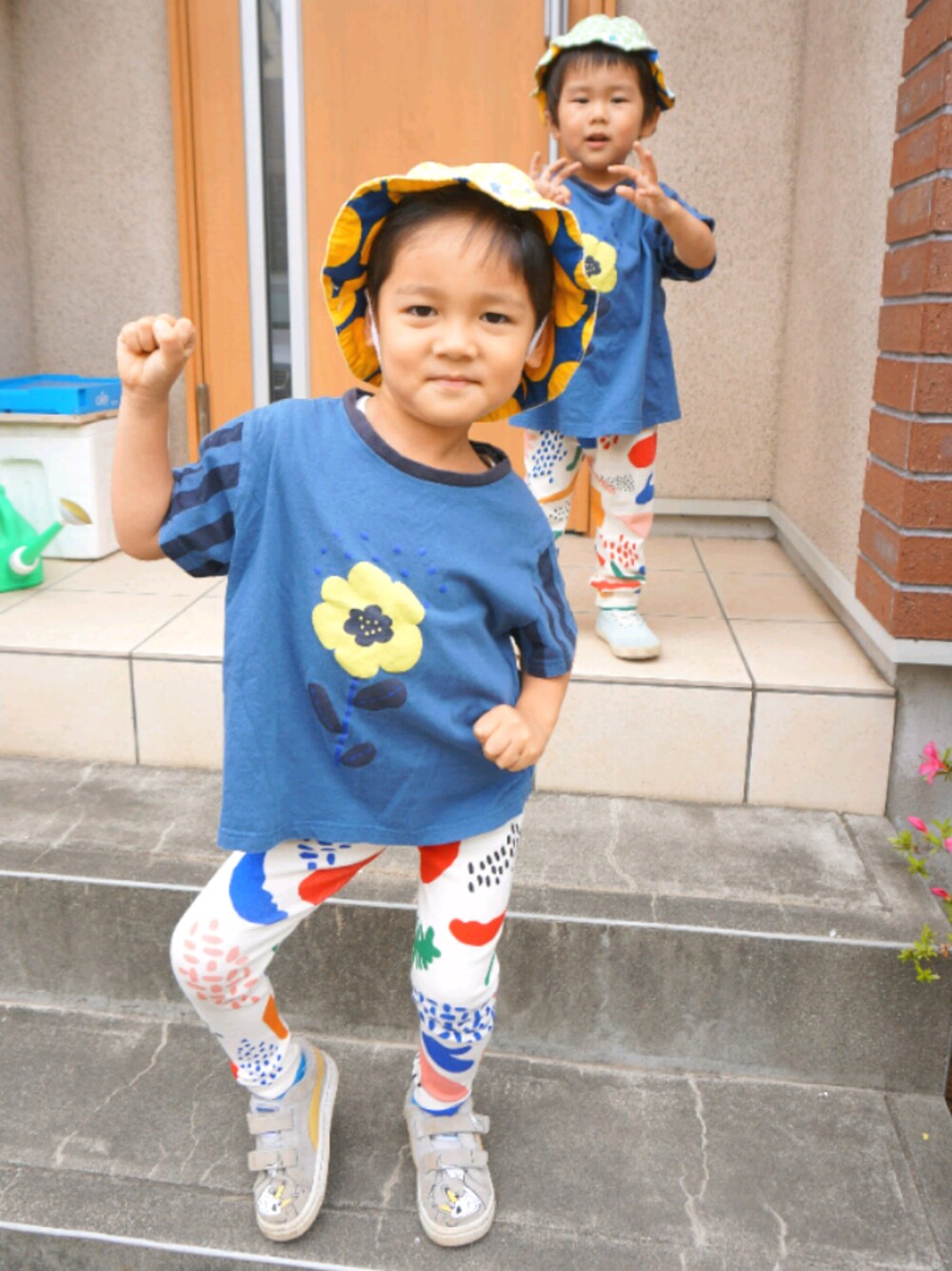 「男の子コーデ、マーキーズ、キッズコーデ、兄弟コーディネート」｜「HOGAN RANCH WEARの肩落ちＴシャツ　おはな (80～120cm)（Tシャツ/カットソー、ブルー系）」を使った、ビュートさん（キッズ・100cm）の夏コーディネートの1枚目の写真
