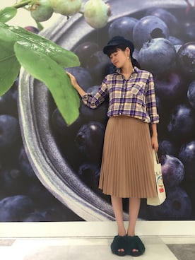 「パールアクセ」｜「アイテム（キャスケット）」を使った、北澤 希世子さん（レディース・165cm）の秋コーディネート