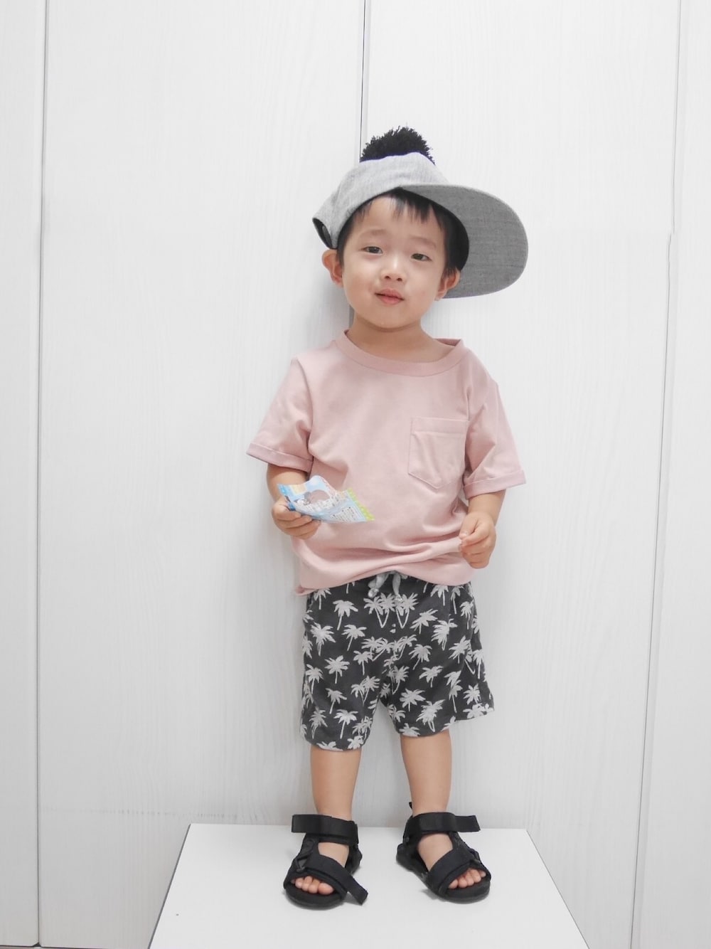 「夏コーデ、ピンク、2歳、おとこのこ、キャップ、キャップ部、ピンクコーデフェス」｜「GLOBAL WORKのキッズ【吸水速乾】ベーシックＴ半袖/709002（Tシャツ/カットソー、ピンク系）」を使った、Ｋ×Ｓ˙ᵕ˙♡さん（キッズ・80cm）の夏コーディネートの1枚目の写真