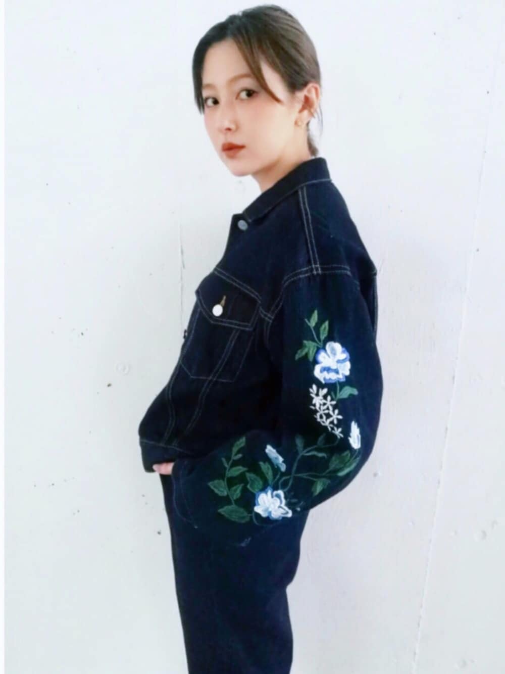 CLANE（クラネ）の「EMBROIDERY FLOWER G JEAN（デニム