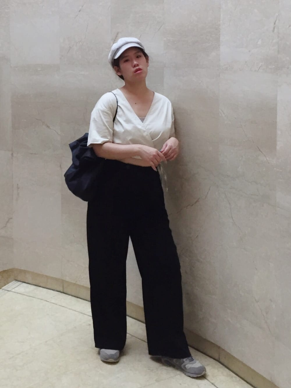 「5のアイテム（キャスケット、グレー系）」を使った、Yommi Chen🇹🇼さん（レディース・167cm）の夏コーディネートの1枚目の写真