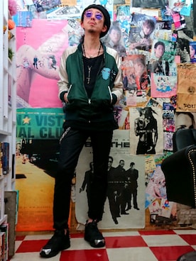 「スキニー」｜「アイテム（スカジャン）」を使った、みーやさん（メンズ・181cm）の春コーディネート