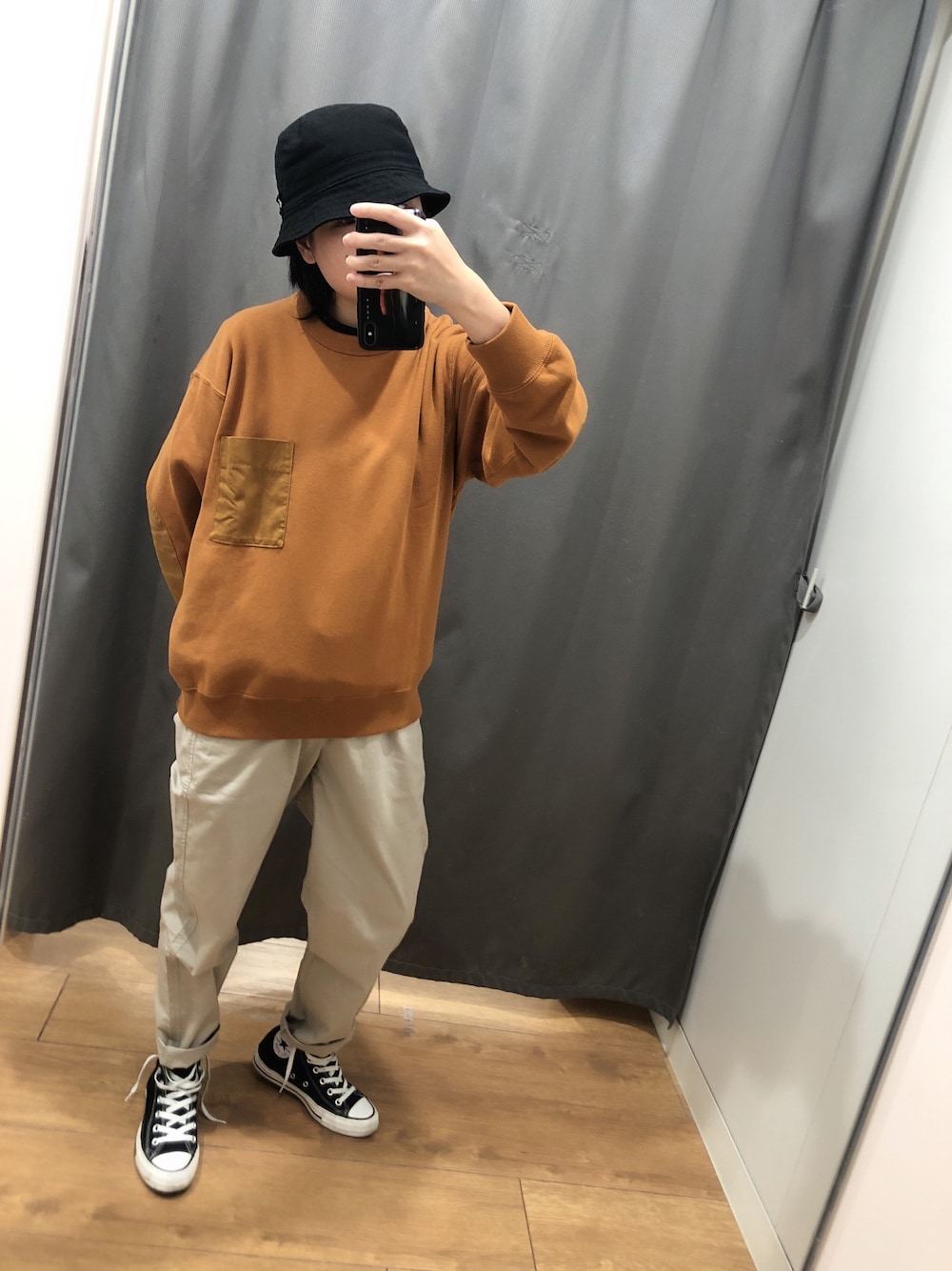「街头搭配、复古、休闲、oversize、日系极简」｜「UNIQLOのアイテム（パーカー、イエロー系）」を使った、hilee4さん（レディース・158cm）の秋コーディネートの1枚目の写真