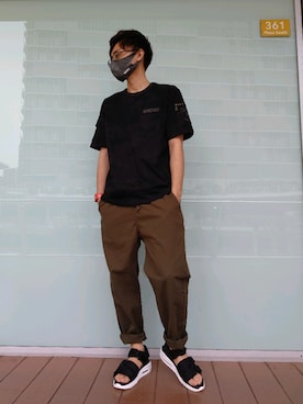 「AVIREX（アヴィレックス）のアイテム（サンダル）」を使った、kazuさん（メンズ・180cm）の春コーディネート