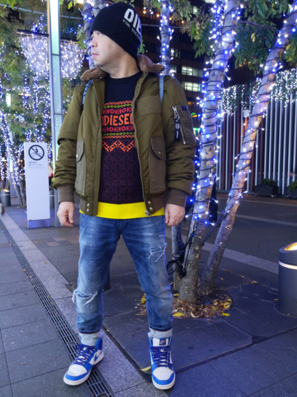 「DIESELのアイテム（デニムパンツ、ブルー系）」を使った、とっくんさん（メンズ・170cm）の秋コーディネートの1枚目の写真
