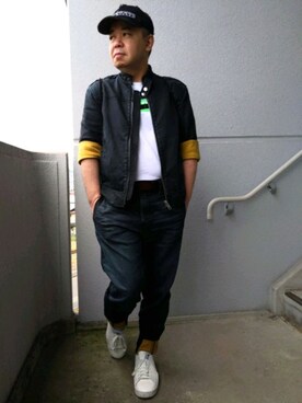 「ホワイトスニーカー」｜「アイテム（デニムジャケット）」を使った、とっくんさん（メンズ・170cm）の春コーディネート