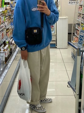 「スエット」｜「アイテム（チノパンツ）」を使った、たつおさん（メンズ・168cm）の秋コーディネート