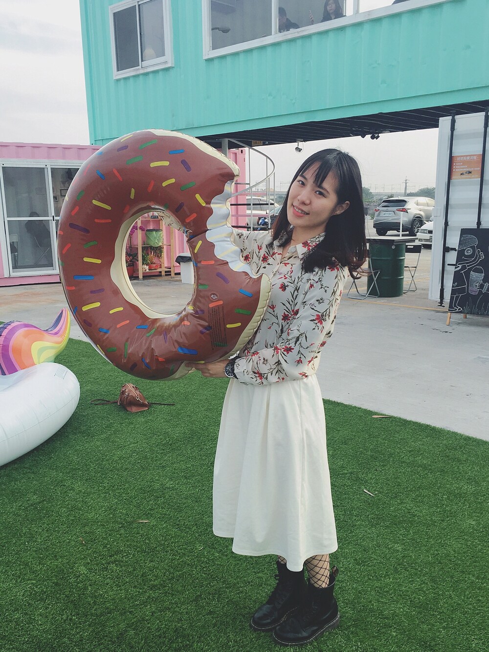 「summer、Taiwan、襯衫、網襪、outfit」｜「GUのアイテム（その他パンツ、ホワイト系）」を使った、蓁蓁さん（レディース・160cm）の春コーディネートの1枚目の写真