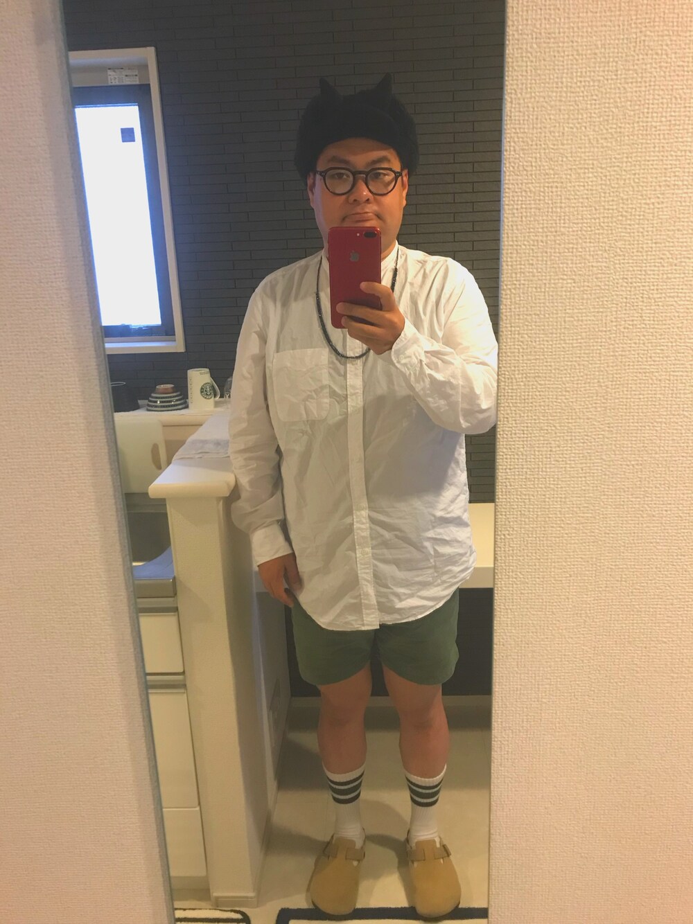 「UNIQLOのアイテム（シャツ/ブラウス、ホワイト系）」を使った、かっしーさん（メンズ・172cm）の秋コーディネートの1枚目の写真