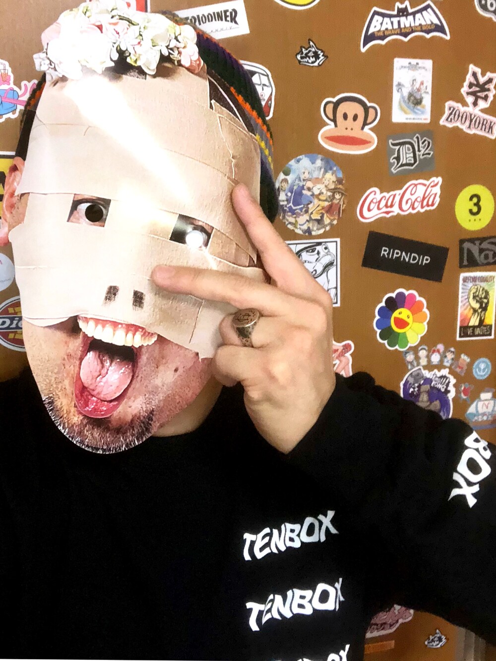 「supreme、TENBOX、秋コーデ、mst、服を楽しむ、streetstyle、超くっきーランド」｜「Supreme のアイテム（ニットキャップ/ビーニー、その他）」を使った、SSM48SPORTSTERさん（メンズ・170cm）の秋コーディネートの1枚目の写真