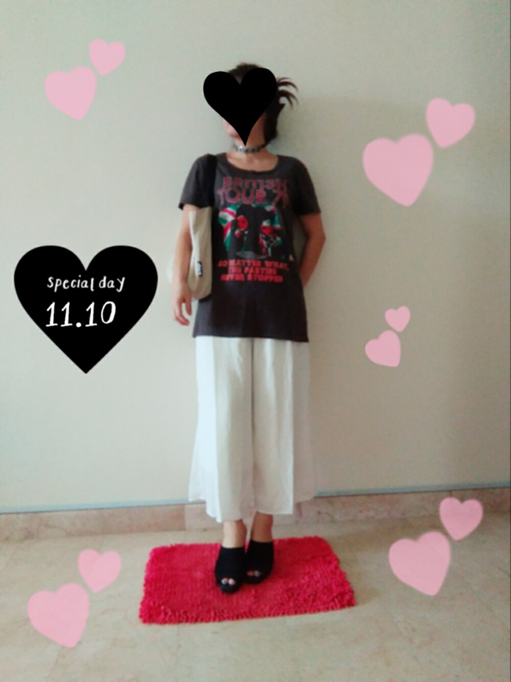 「SLY、GU、sweet付録、ロックT、スカンツ、チョーカー、一年中夏、シンガポール在住、choker、ダボダボコーデ」｜「SLYのアイテム（Tシャツ/カットソー、ブラック系）」を使った、Mi.さん（レディース・164cm）の秋コーディネートの1枚目の写真