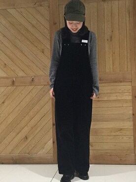 「relume」｜「アイテム（サロペット/オーバーオール）」を使った、JOURNAL STANDARD relume町田店スタッフさん（レディース・156cm）の冬コーディネート