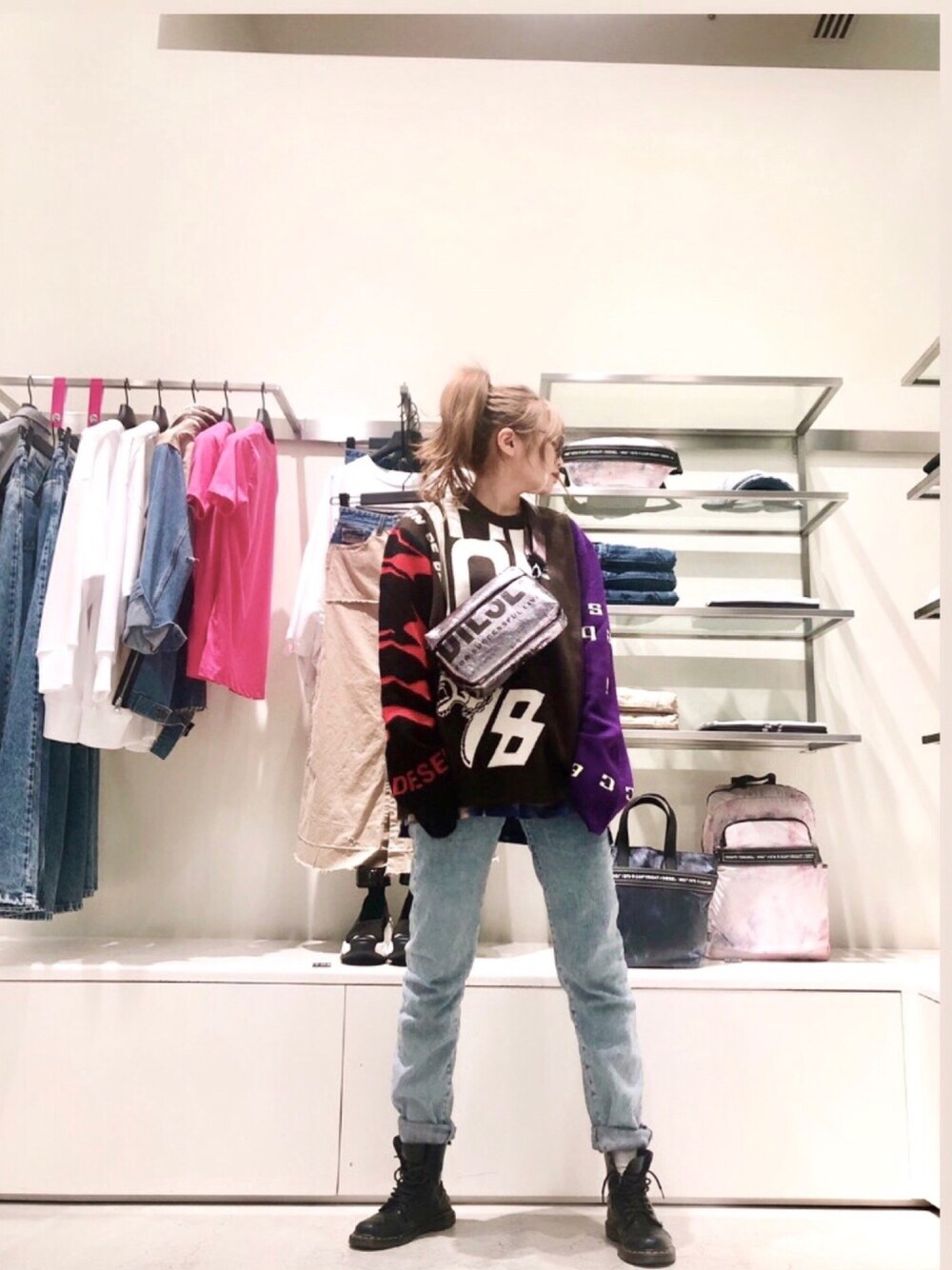 「低身長コーデ、秋服準備はじめました、秋色、韓国ファッション、パンツスタイル、デニム、ラフ、ニット、お洒落さんとつながりたい、カジュアル」｜「DIESELのメンズ ニット グラフィック（ニット/セーター、グリーン系）」を使った、yuuuuiさん（レディース・156cm）の秋コーディネートの1枚目の写真