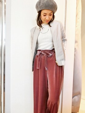 「アイテム（スタジャン、シルバー系）」を使った、eri yagiさん（レディース・155cm）の冬コーディネート