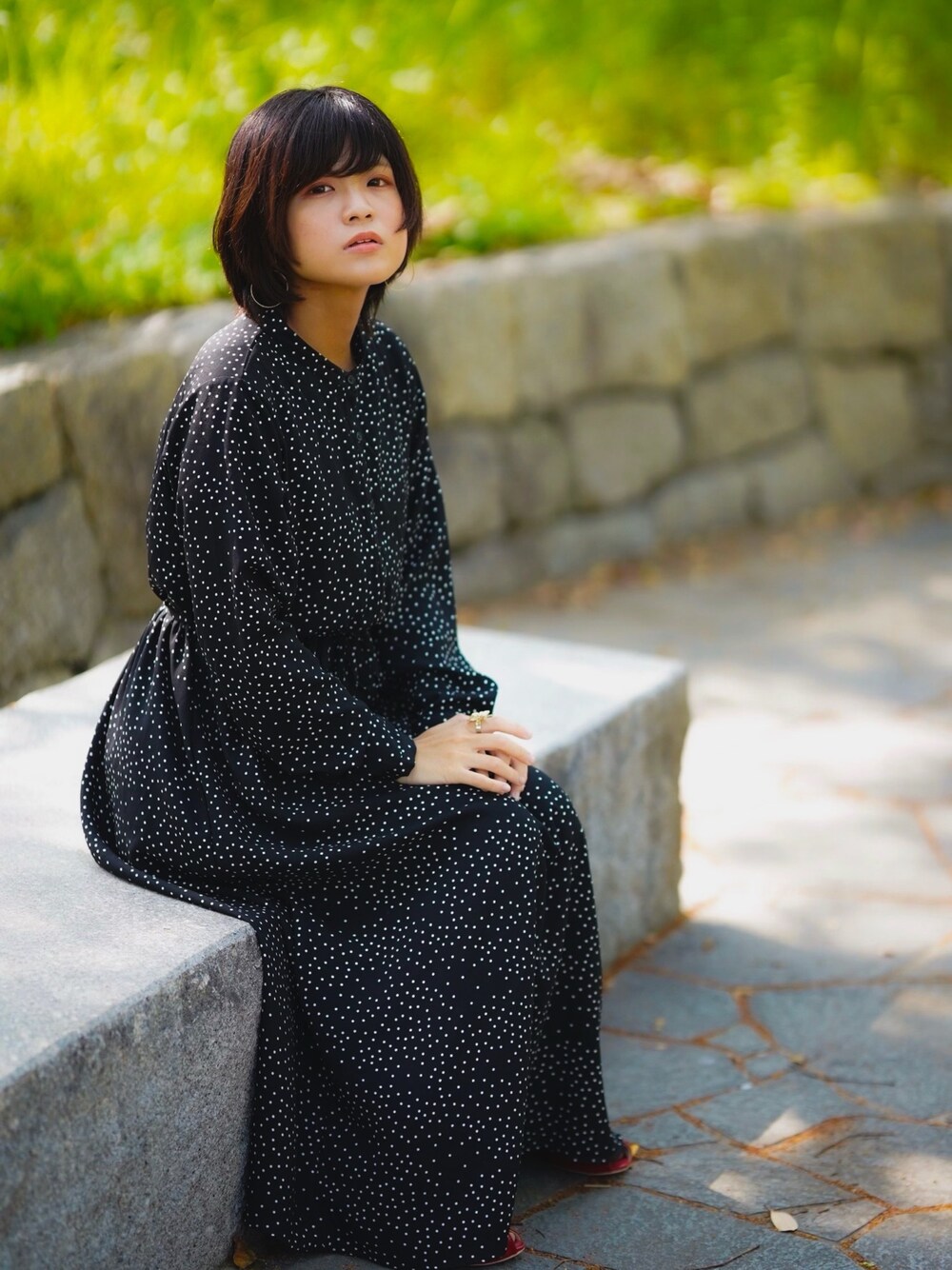 「GU、ワンピース、春服、ドット柄、公園デート」｜「GUのアイテム（ワンピース/ドレス、ブラック系）」を使った、ともみさん（レディース・158cm）の秋コーディネートの1枚目の写真