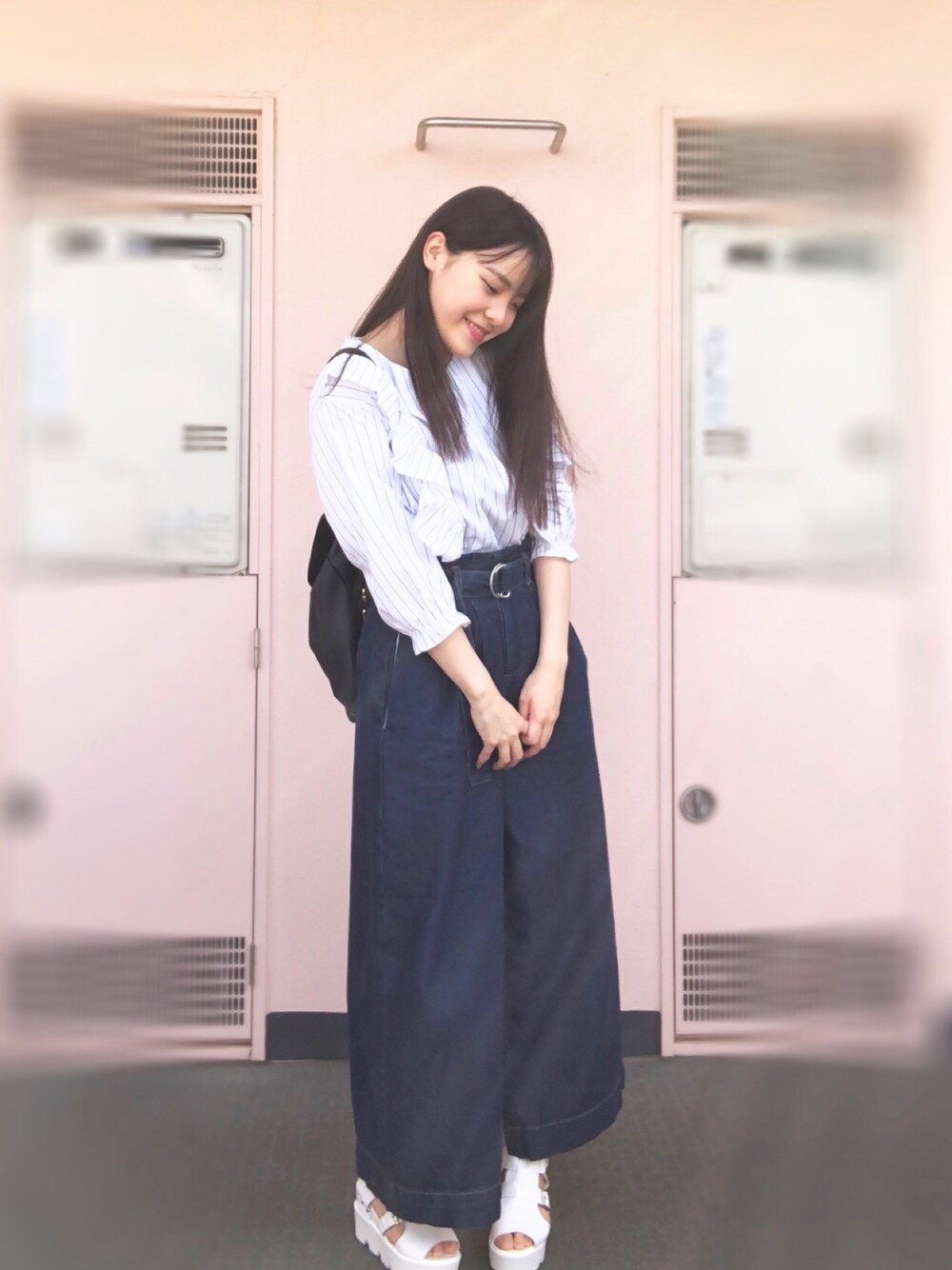 「夏コーデ、シンプルコーデ、プチプチコーデ、プチプチ、ストライプ、春コーデ」｜「DHOLICのフリルストライプパターンブラウス（シャツ/ブラウス、ホワイト系）」を使った、加仲ひよこ🌸さん（レディース・156cm）の夏コーディネートの1枚目の写真