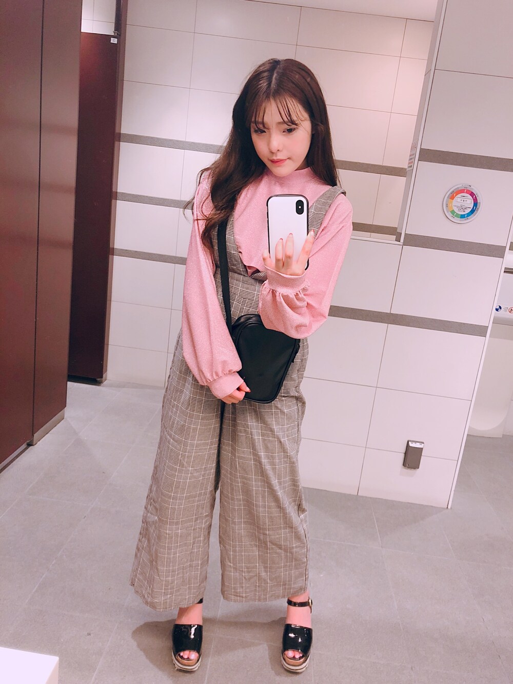 「秋のコーデ、プチプラ、シンプル、ブラウン、今日のコーデ、ワイドパンツ、dazzlin、merry jenny」｜「RETRO GIRLのアイテム（ショルダーバッグ、ブラック系）」を使った、加仲ひよこ🌸さん（レディース・156cm）の秋コーディネートの1枚目の写真