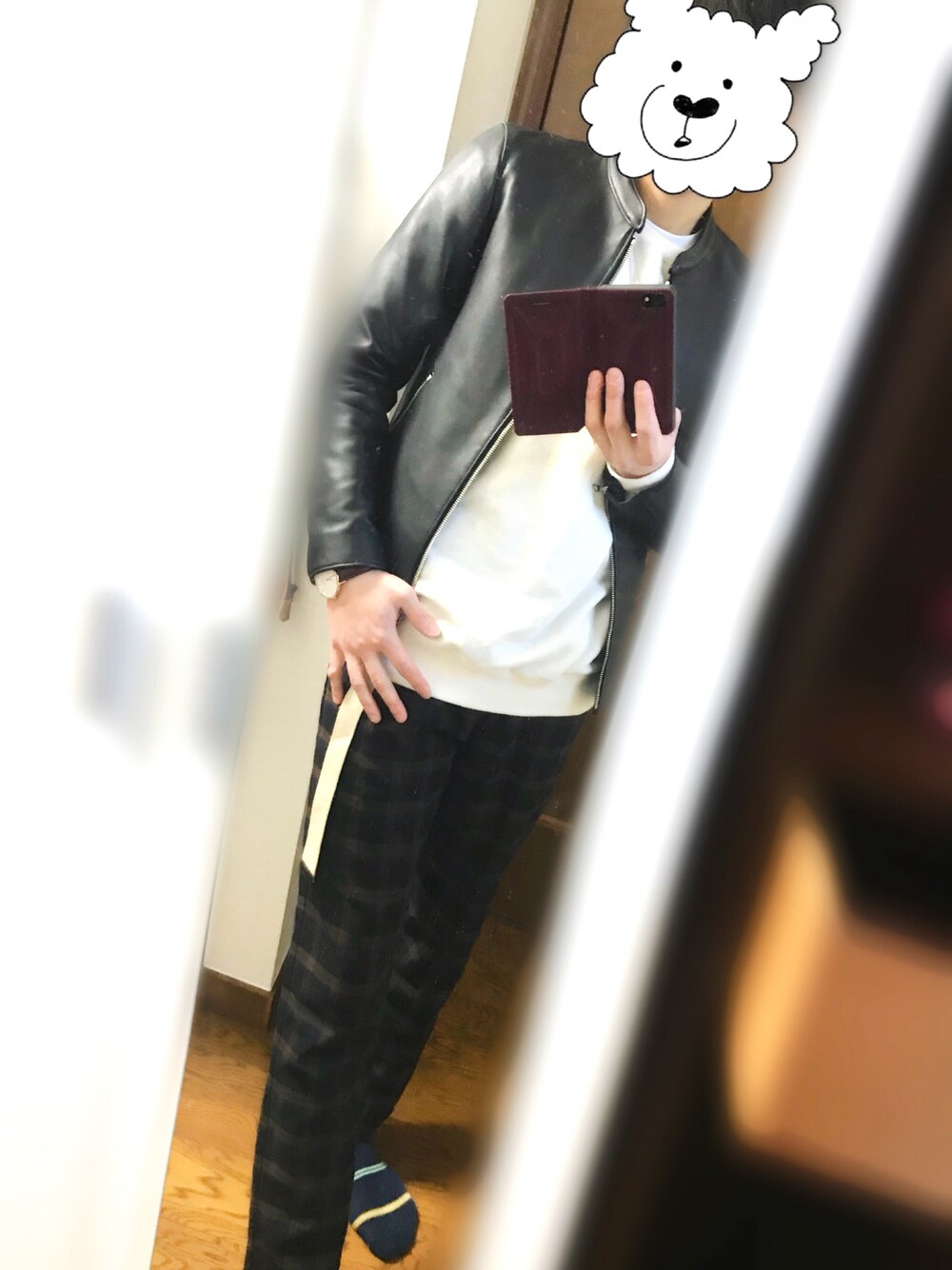 「ちょっとそこまで、ライダースジャケット、ライダース好きと繋がりたい、ダニエルウェリントン、LIDnM、HARE、WEGO、白スウェット、バングル、GU」｜「BROWNYのアイテム（トップス、ホワイト系）」を使った、はやたろさん（メンズ・165cm）の冬コーディネートの1枚目の写真