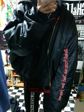 「VETEMENTS（ヴェトモン）のアイテム（ブルゾン）」を使った、Y.U.K.I.Y.A.さん（メンズ・181cm）の冬コーディネート