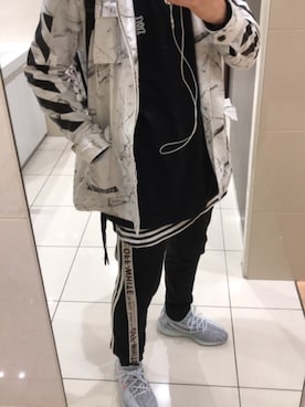 「CODY SANDERSON（コディサンダーソン）のアイテム（トップス）」を使った、Y.U.K.I.Y.A.さん（メンズ・181cm）の冬コーディネート