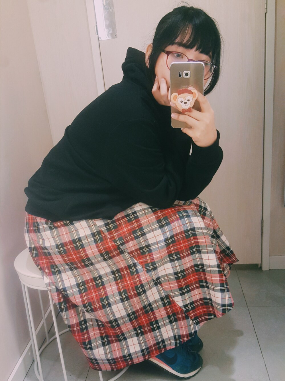 「girl、H&M、UNIQLO、spring、casual」｜「H&Mのアイテム（スカート、レッド系）」を使った、トリーナさん（レディース・152cm）の春コーディネートの1枚目の写真