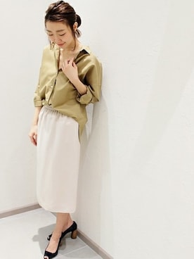 「アイテム（トップス、ベージュ系）」を使った、erikaさん（レディース・162cm）の春コーディネート