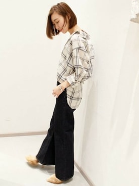 「ファーサンダル」｜「アイテム（パンプス）」を使った、erikaさん（レディース・162cm）の夏コーディネート