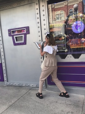 「niko and...（ニコアンド）のピラ袖リボンプルオーバー【niko and ...】（シャツ/ブラウス、ホワイト系）」を使った、ちゅりんぽりんさん（レディース・161cm）の秋コーディネート