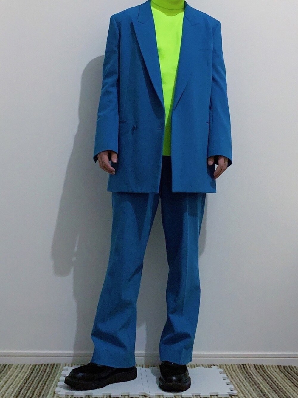 「秋冬コーデ、年末WEAR感謝祭、おしゃれさんと繋がりたい、休日コーデ、きれいめカジュアル、カジュアルコーデ、いいね、save、フォローお願いします🤑、キレイめ、タートルネック、大人カジュアル」｜「Paul Smithのアイテム（ジャケット/アウター、ブルー系）」を使った、WakaWakkaさん（メンズ・176cm）の冬コーディネートの1枚目の写真