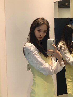 「H&M（エイチ・アンド・エム）のアイテム（トップス、ホワイト系）」を使った、两颗门牙さん（レディース）の秋コーディネート