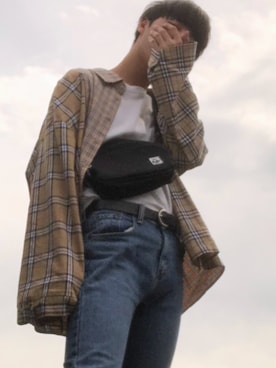 「CHUMS（チャムス）のアイテム（ボディバッグ/ウエストポーチ）」を使った、大学生さん（メンズ・176cm）の秋コーディネート