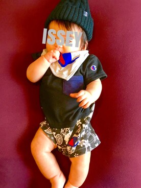 「アイテム（スタイ/よだれかけ、グレー系）」を使った、ISSEYさん（キッズ・60cm）の秋コーディネート