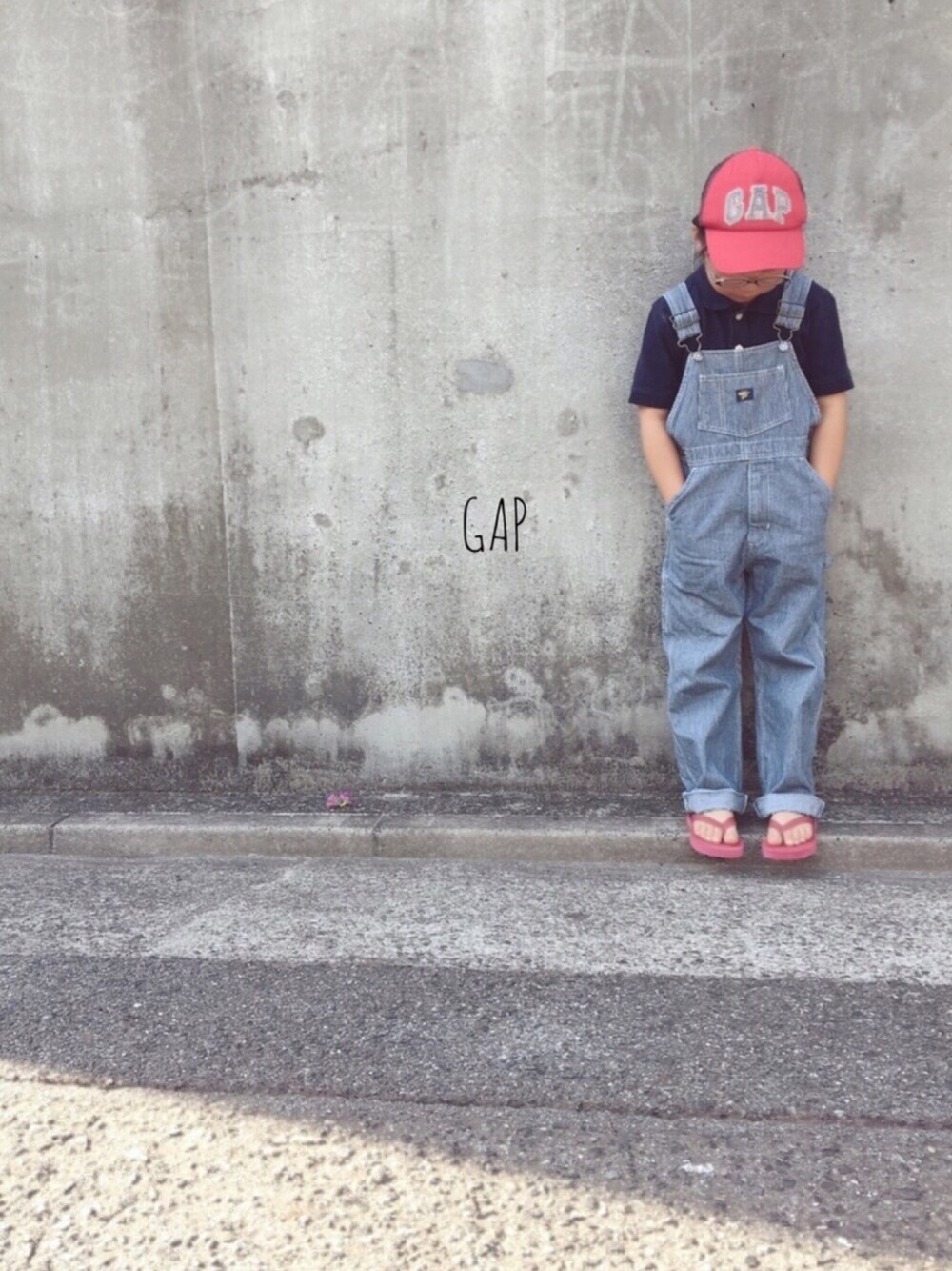 「GAPモエフェス、昨日は激アツの中、運動会でした、ブルゾンちえみを踊った、わが子にも萌え、明日は、手羽先フェス、肉を持って、集合だー」｜「GAPのアイテム（キャップ、レッド系）」を使った、たからものさん（キッズ・120cm）の春コーディネートの1枚目の写真