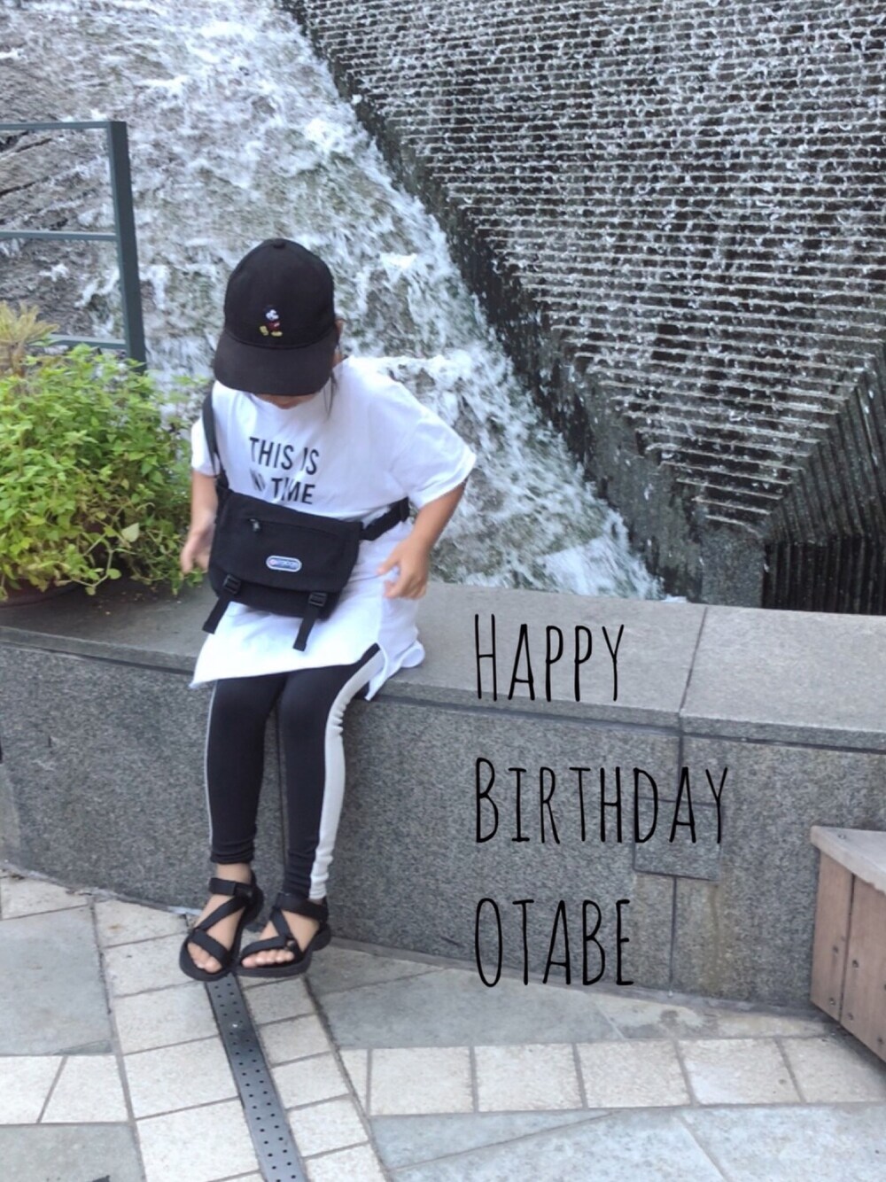 「おたべのお誕生日2018、会いたい、たぶん、そのうち会える、よね？、卒業するする詐欺」｜「ZARA KIDSのアイテム（Tシャツ/カットソー、ホワイト系）」を使った、たからものさん（キッズ・120cm）の夏コーディネートの1枚目の写真