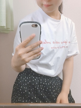 「GOGOSING（ゴゴシング）のアイテム（Tシャツ/カットソー、ホワイト系）」を使った、ふむさん（レディース・153cm）の夏コーディネート