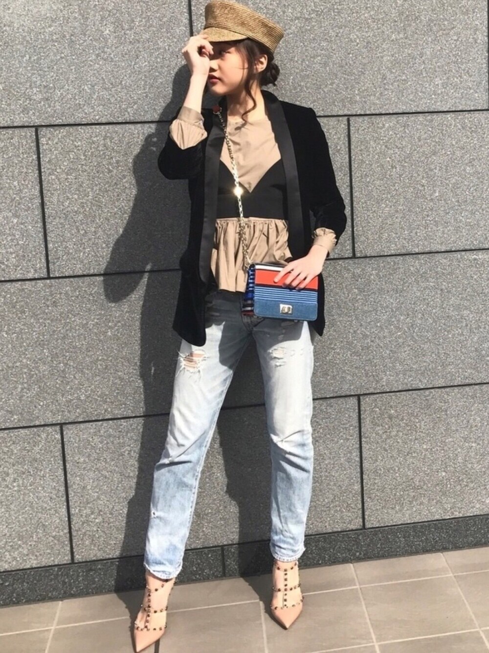 「TGC、fashion、fashion show、model、casual、東京ガールズコレクション、モデル、カジュアル、キャスケット、ジャケット」｜「birthday bashのアイテム（シャツ/ブラウス、ベージュ系）」を使った、miku_nakayamaさん（レディース・170cm）の春コーディネートの1枚目の写真