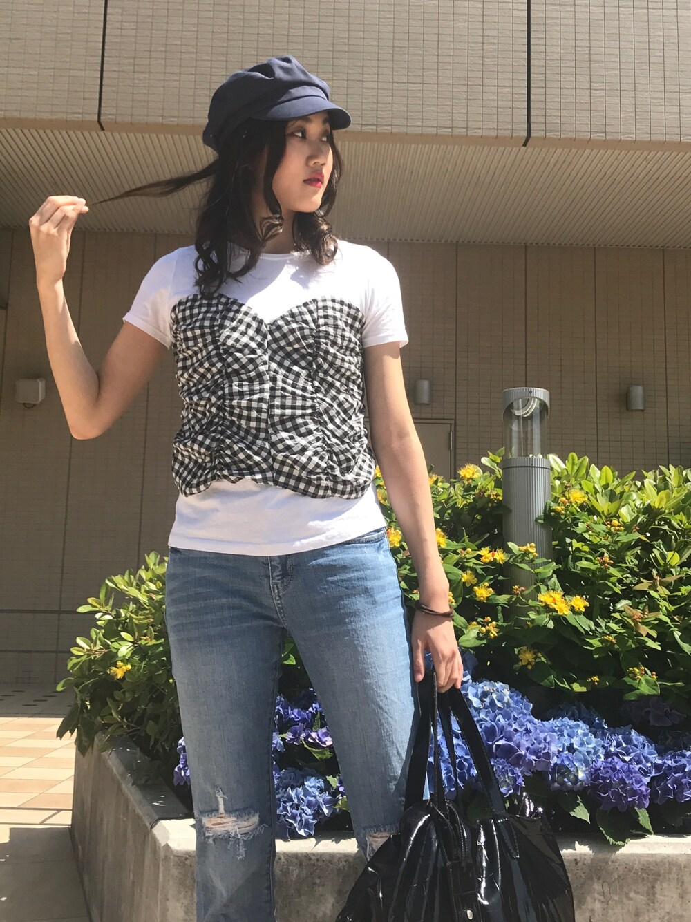 「カジュアルコーデ、ザラジョ、ootd、休日スタイル、プチプラ、デニム、キャスケット、ZARA、ザラ、コーデュロイ」｜「ZARAのアイテム（Tシャツ/カットソー、ホワイト系）」を使った、miku_nakayamaさん（レディース・170cm）の春コーディネートの1枚目の写真