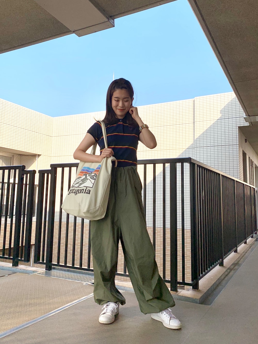 「ootd、カジュアルコーデ、オトナカジュアル、BEAMS、BEAMS BOY、Ray BEAMS、ポロシャツ、大学生、大学生コーデ」｜「Ray BEAMSのFRED PERRY × Ray BEAMS / 別注 ストライプ カノコ ポロシャツ（ポロシャツ、その他）」を使った、maochi.さん（レディース・169cm）の春コーディネートの1枚目の写真