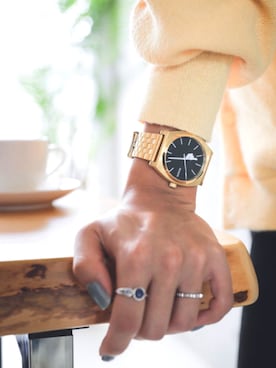 「NIXON（ニクソン）のTHE TIME TELLER（アナログ腕時計、ホワイト系）」を使った、NIXONさん（レディース・167cm）の冬コーディネート