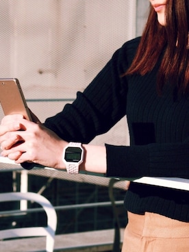 「アイテム（アナログ腕時計、ピンク系）」を使った、NIXONさん（レディース・167cm）の冬コーディネート