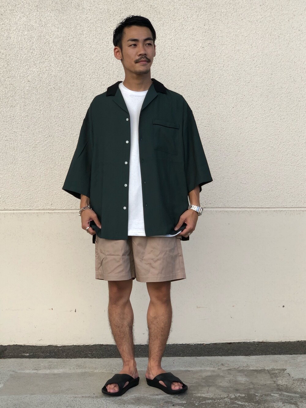 「今日のコーデ、おしゃれさんと繋がりたい、オーバーサイズ、ビッグシルエット、シンプルスタイル、大人カジュアル、ゆるコーデ、ootd、BCSTOCK、ベーセーストック」｜「INHERITのOdd sleeve bi-collar シャツ（シャツ/ブラウス、グリーン系）」を使った、yamasas0911さん（メンズ・165cm）の夏コーディネートの1枚目の写真