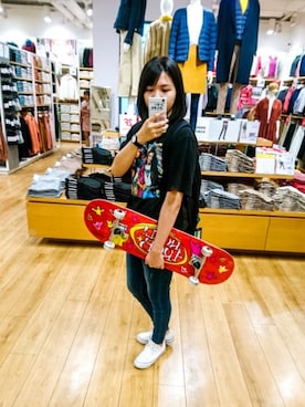 「lativ（ラティーヴ）のアイテム」を使った、劉嘉茵さん（レディース・161cm）の秋コーディネート