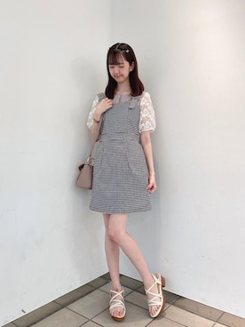「スカラップ」｜「アイテム（ジャンパースカート）」を使った、マジェスティックレゴンラフォーレ原宿店スタッフさん（レディース・166cm）の夏コーディネート