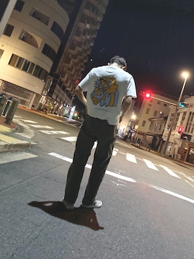 「applebutterstoreのアイテム（Tシャツ/カットソー、ホワイト系）」を使った、りくさん（メンズ・180cm）の秋コーディネート