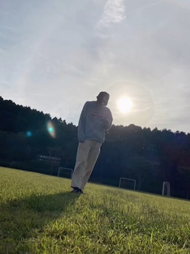 「古着のアイテム（スウェット、グレー系）」を使った、りくさん（メンズ・180cm）の秋コーディネート
