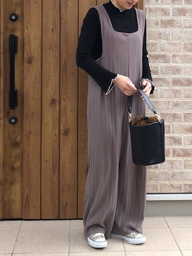 「アイテム（つなぎ/オールインワン、ベージュ系）」を使った、Riiisaさん（レディース・158cm）の冬コーディネート
